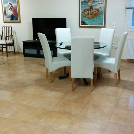 Lovely 2-Bedroom Apartment At Greek Riviera Vári 外观 照片