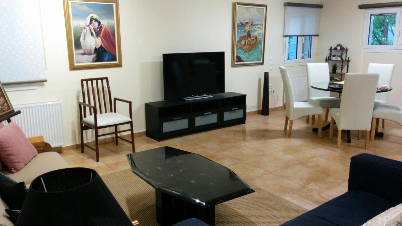 Lovely 2-Bedroom Apartment At Greek Riviera Vári 外观 照片