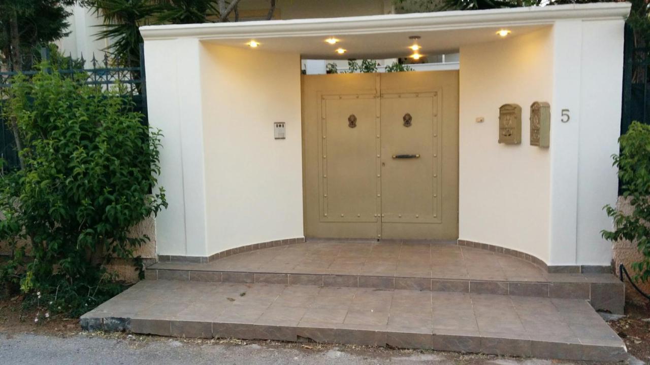 Lovely 2-Bedroom Apartment At Greek Riviera Vári 外观 照片