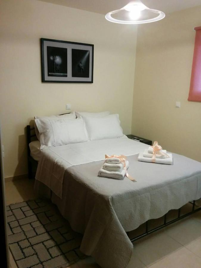 Lovely 2-Bedroom Apartment At Greek Riviera Vári 外观 照片