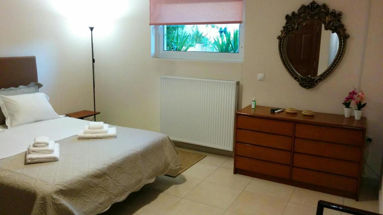 Lovely 2-Bedroom Apartment At Greek Riviera Vári 外观 照片